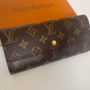 Brown monogram Sarah Wallet READ DISCRIPTION